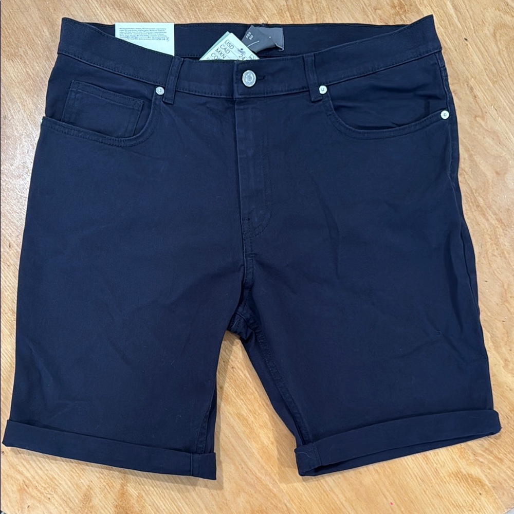 H&M Slim Fit Knee Length Shorts W33